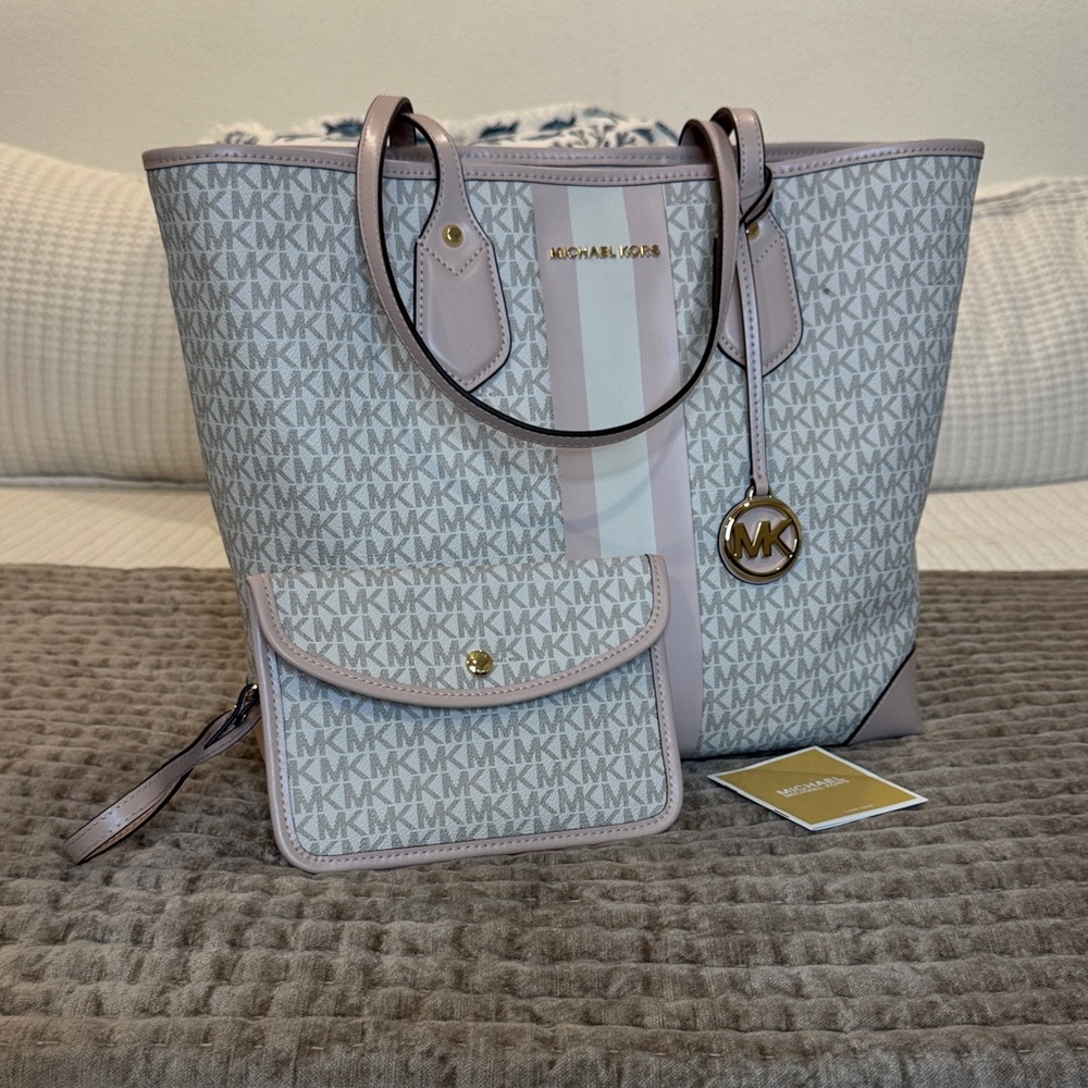 Michael Kors Light Pink and Cream Tote and *** matching wallet 2-4-1 NEW - Picture 8 of 9